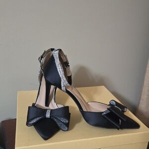 Kelly & Katie Black Satin Heels with Glittering Bow Size 11M